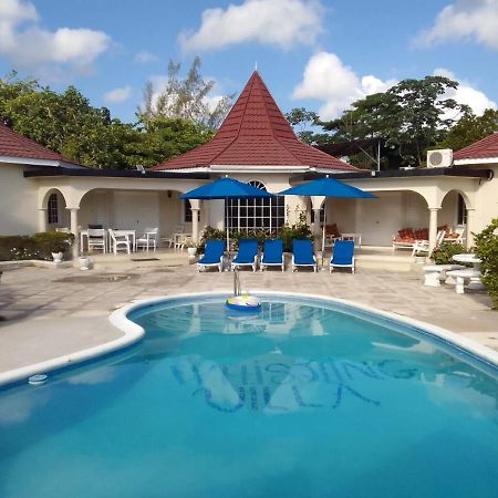 Whistling Villa Runaway Bay Exterior foto